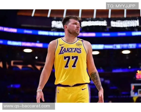 东契奇称赞斯玛特防守沟通能力强调队友们都愿意倾听他的意见