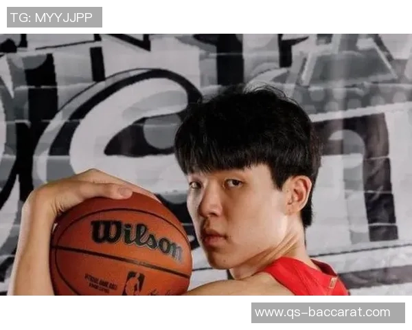 杨瀚森上半场未获出场机会罗威短暂登场仅10分钟表现如何