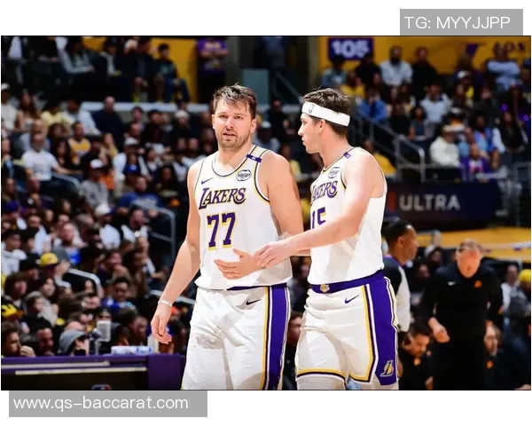 东契奇回应里夫斯质疑称其从未扣篮直言对方只是个喷子 东契奇回应里夫斯质疑称其从未扣篮直言对方只是个喷子