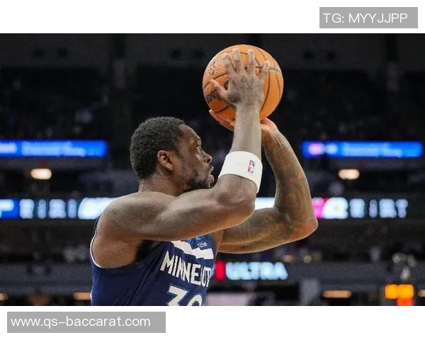 维金斯表现出色却难救球队全场13投9中贡献22分4篮板5助攻3三分球命中