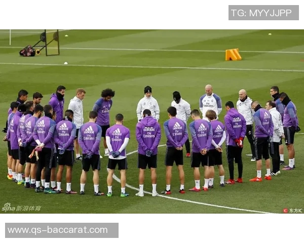 皇马今日训练前为西班牙列车事故遇难者默哀一分钟表达哀悼与关怀